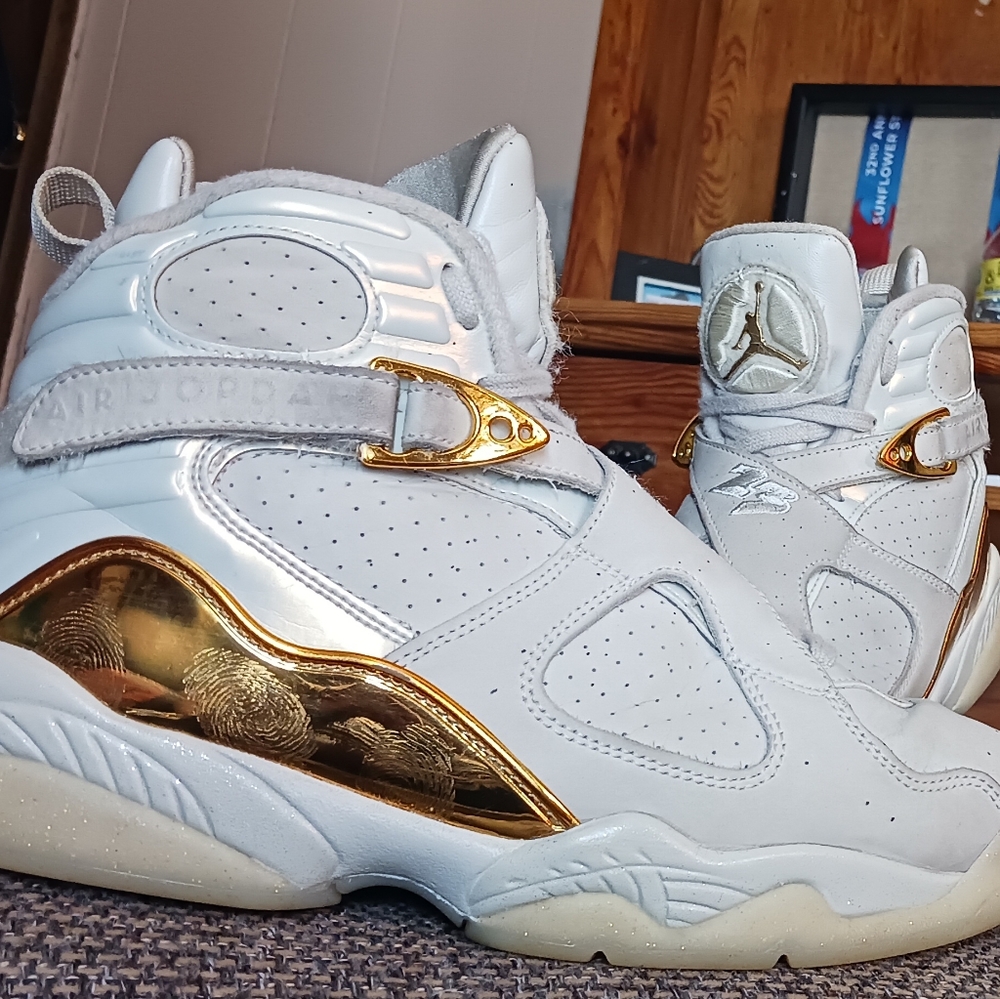 Jordan 8 "Champagne"